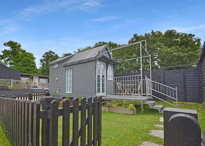 The Shepherd\'S Hut, Quex Park Estate